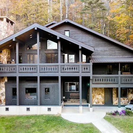 Outland Chalet & Suites Great Smoky Mountains Whittier Exterior photo