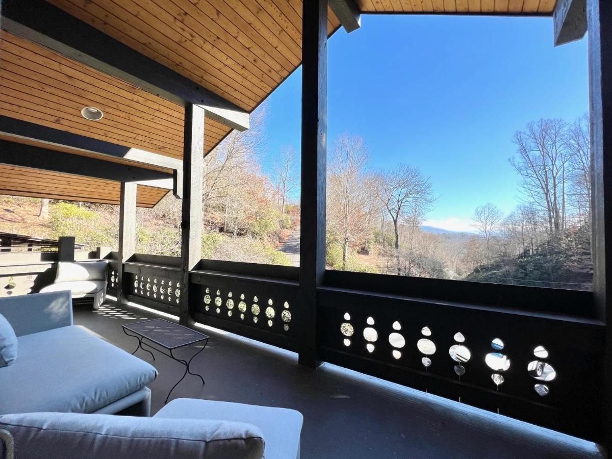 Hotel Outland & Great Smoky Mountains Whittier